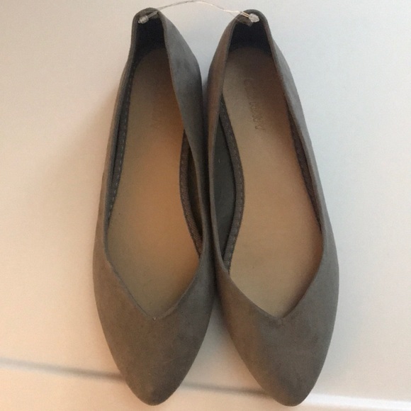 Gray flats size 6 - Picture 2 of 3